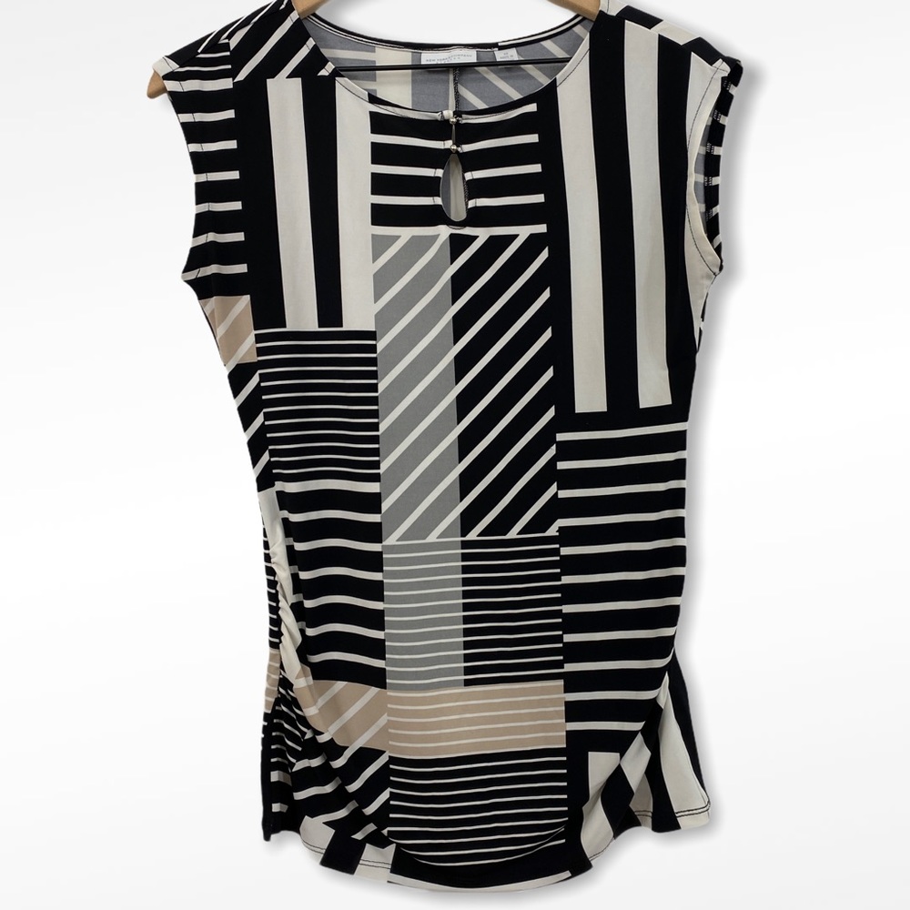 New York & Co Stretchy Geometric Sleeveless Top